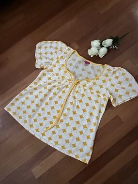 White and Yellow Geometric Tie-Front Blouse